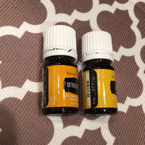 🍊2 NEW unopened Young Living Essential Oils🍋 - Picture 4 of 8
